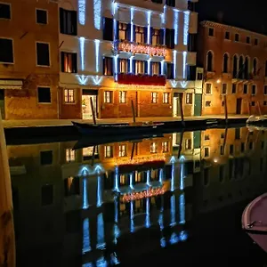 Ca' Bonfadini Historic Experience Hotel Venice