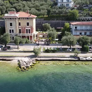 https://villa-torre.hotelinveneto.com